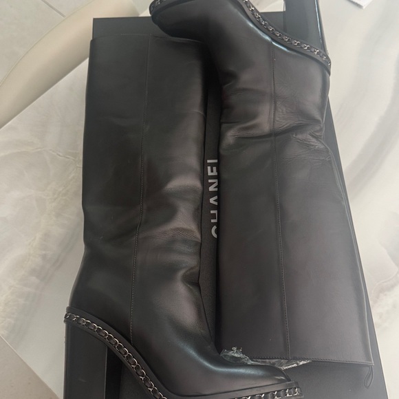 CHANEL Black Leather Knee Boots with Chain Trim - Picture 5 of 8